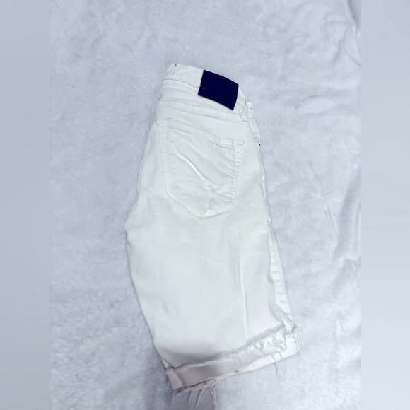 Hollister White Distressed‎ Jean Shorts – Raw Hem Bermuda Style – Size 28 - Picture 2 of 3